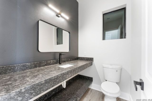 302 Bank, San Antonio, TX 78204