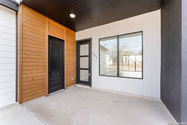 302 Bank, San Antonio, TX 78204