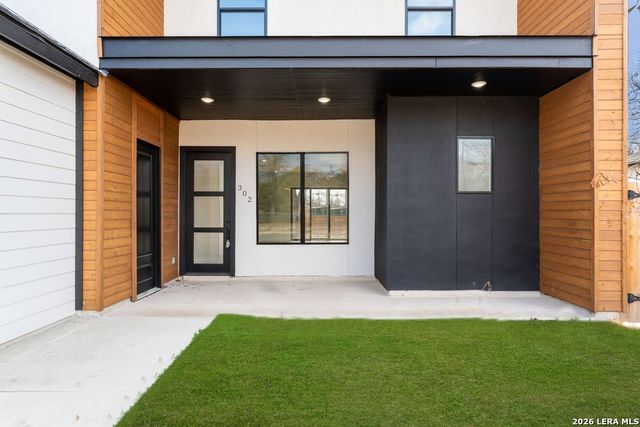 302 Bank, San Antonio, TX 78204