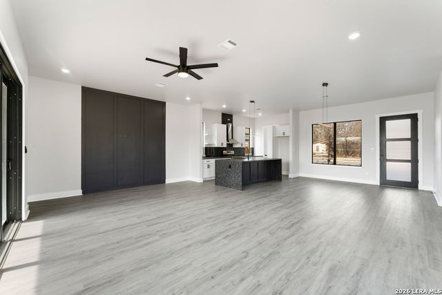 302 Bank, San Antonio, TX 78204