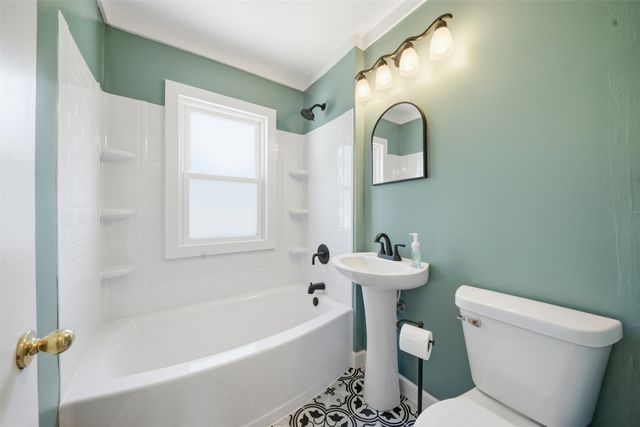 308 W 8th Street S, Newton, IA 50208