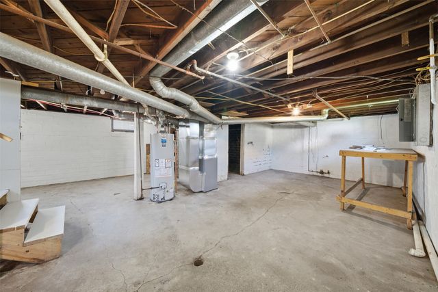 308 W 8th Street S, Newton, IA 50208