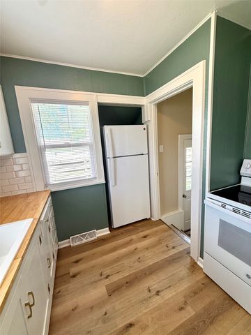 308 W 8th Street S, Newton, IA 50208