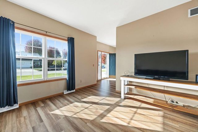 4329 Saratoga Drive, Janesville, WI 53546