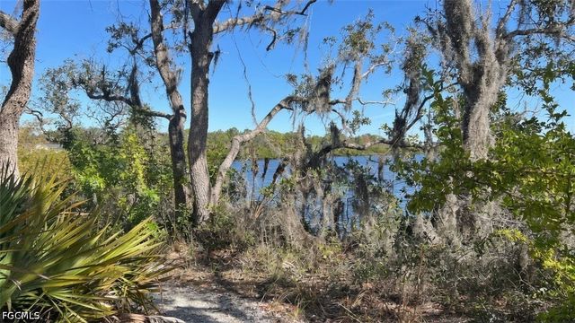 6081 Silver King BLVD 202, Cape Coral, FL 33914