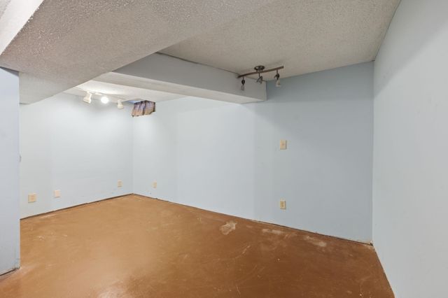 9 Argon Dr, Goddard, KS 67052