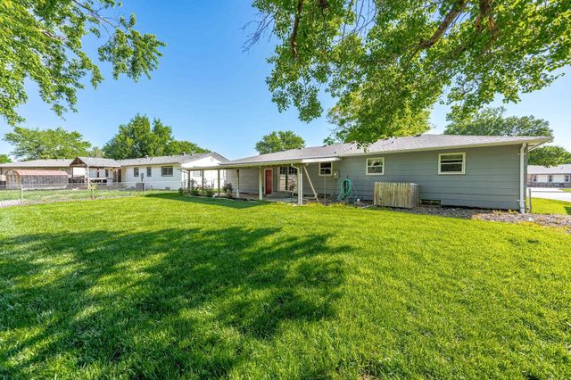 9 Argon Dr, Goddard, KS 67052