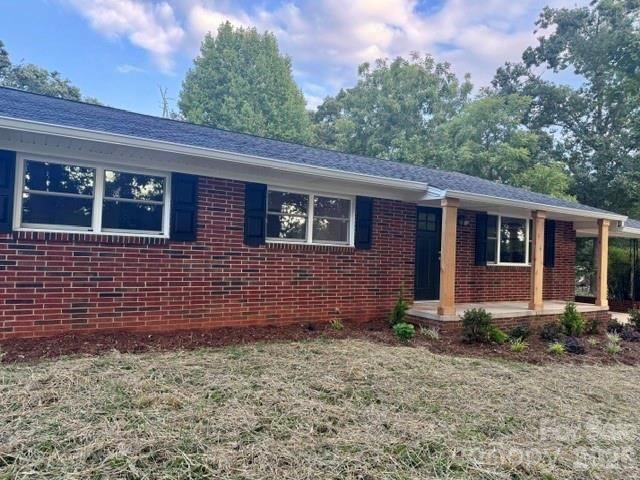 1911 Wall Street, Morganton, NC 28655