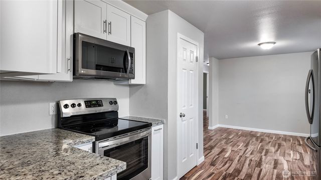 819 S 27th Street, Mount Vernon, WA 98274