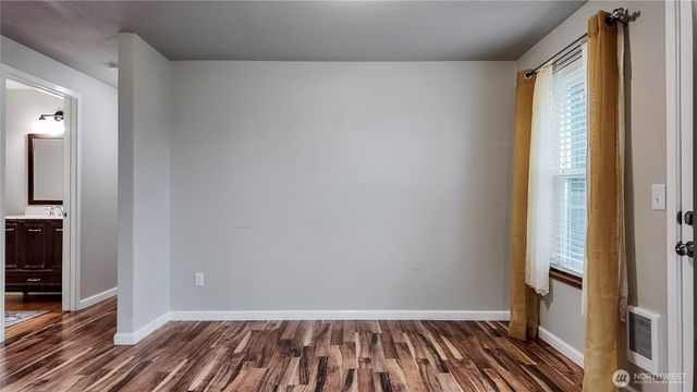 819 S 27th Street, Mount Vernon, WA 98274