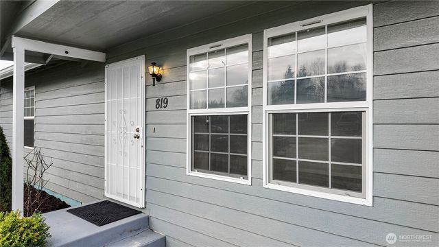 819 S 27th Street, Mount Vernon, WA 98274