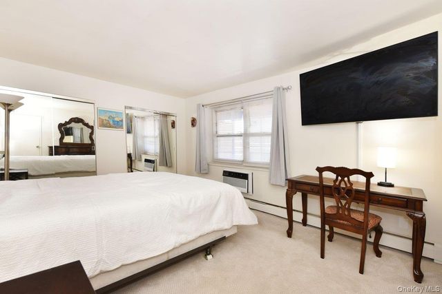 101 Lincoln Avenue 3R, Mineola, NY 11501