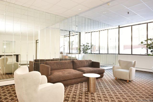 101 Lincoln Avenue 3R, Mineola, NY 11501