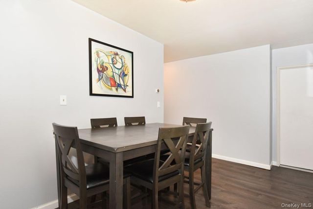 101 Lincoln Avenue 3R, Mineola, NY 11501