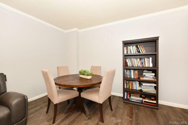 101 Lincoln Avenue 3R, Mineola, NY 11501