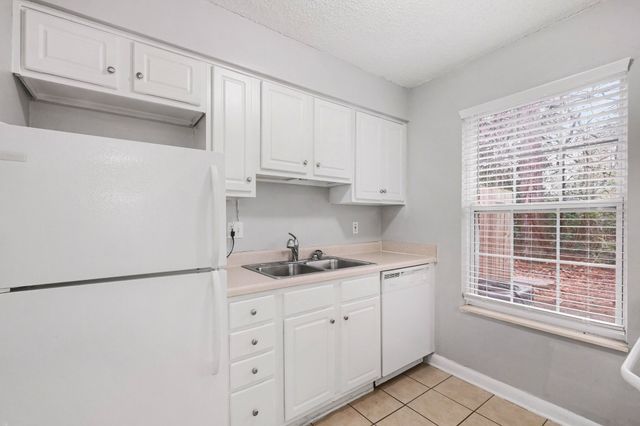 1814 Dr Martin Luther King Jr B, Murfreesboro, TN 37130
