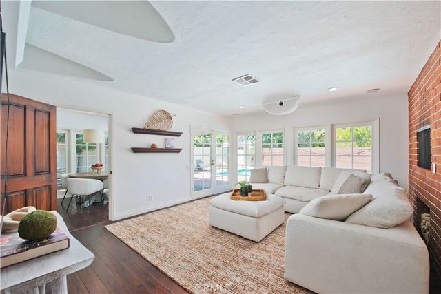 18056 Lake Encino, Encino, CA 91316