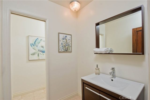 18056 Lake Encino, Encino, CA 91316