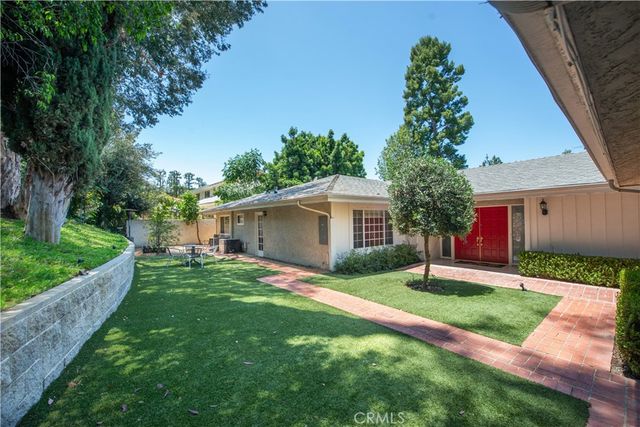18056 Lake Encino, Encino, CA 91316