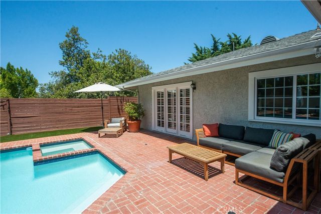 18056 Lake Encino, Encino, CA 91316