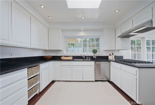 18056 Lake Encino, Encino, CA 91316
