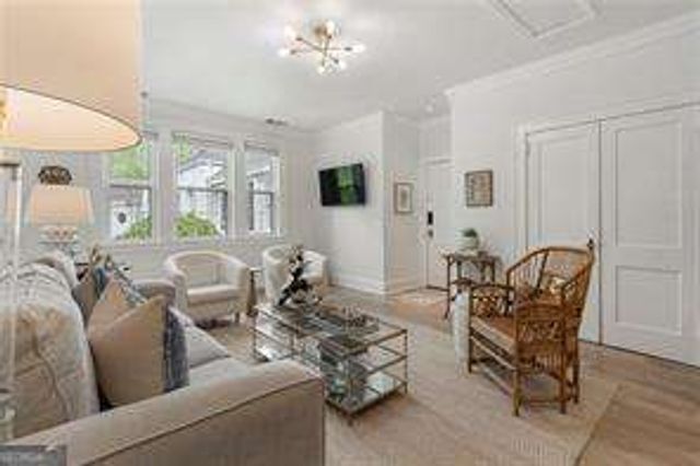 21 Peachtree Memorial Drive NW 4, Atlanta, GA 30309