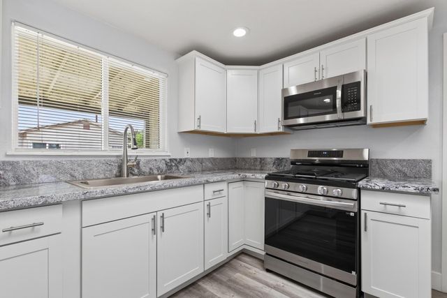 322 Kerr Ave, Modesto, CA 95354