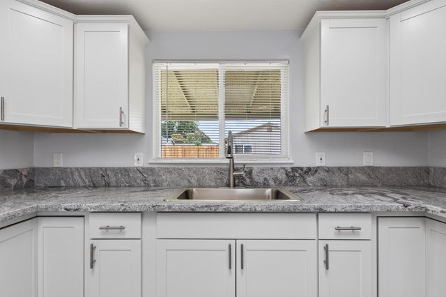 322 Kerr Ave, Modesto, CA 95354