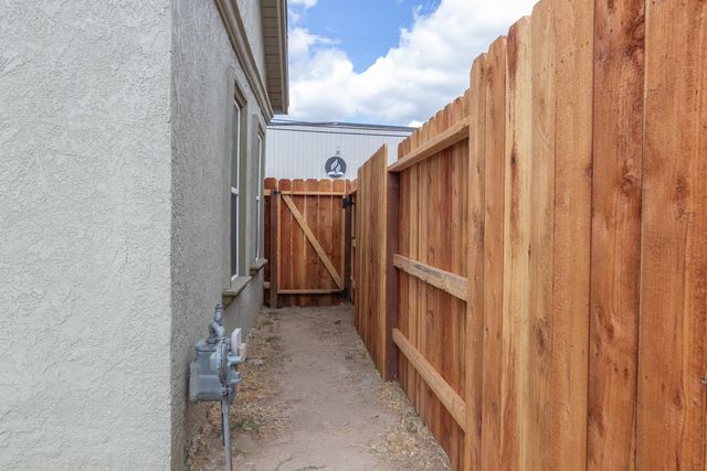 322 Kerr Ave, Modesto, CA 95354