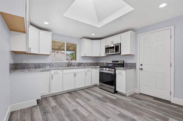 322 Kerr Ave, Modesto, CA 95354