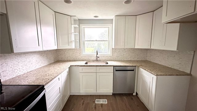 233 John Street, Bedford, OH 44146