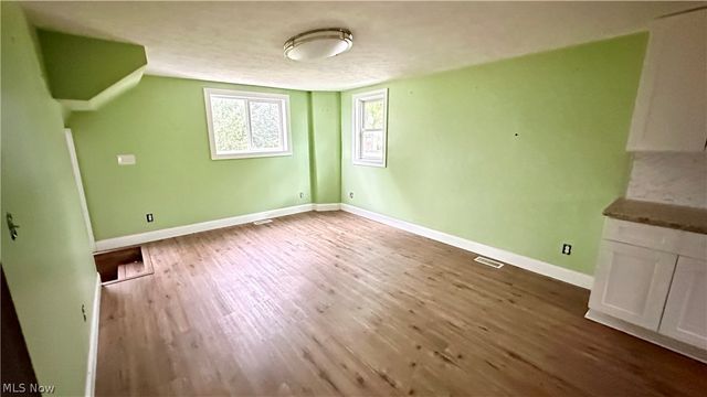 233 John Street, Bedford, OH 44146