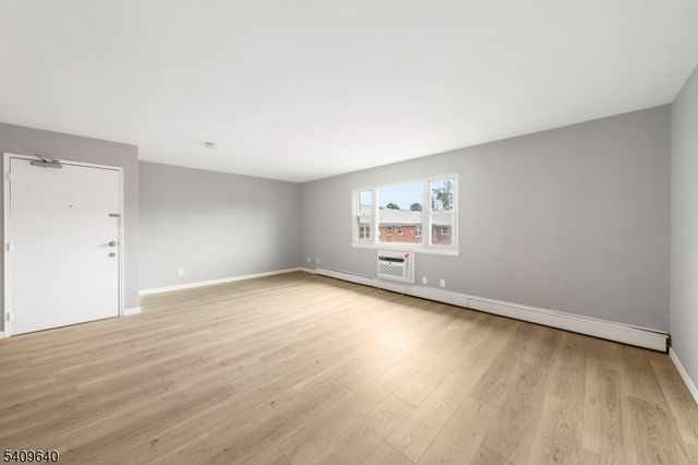 47 Gramercy Gdns B, Middlesex Boro, NJ 08846