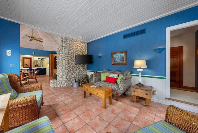 303 Washington DRIVE, West Bend, WI 53095