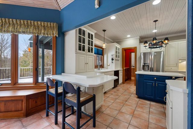 303 Washington DRIVE, West Bend, WI 53095