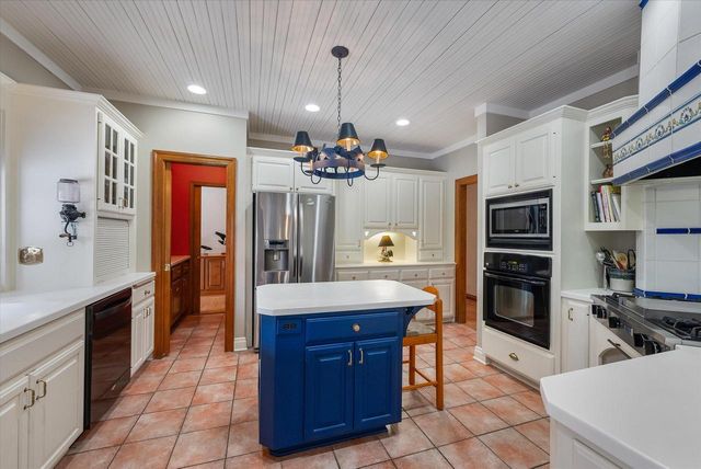 303 Washington DRIVE, West Bend, WI 53095