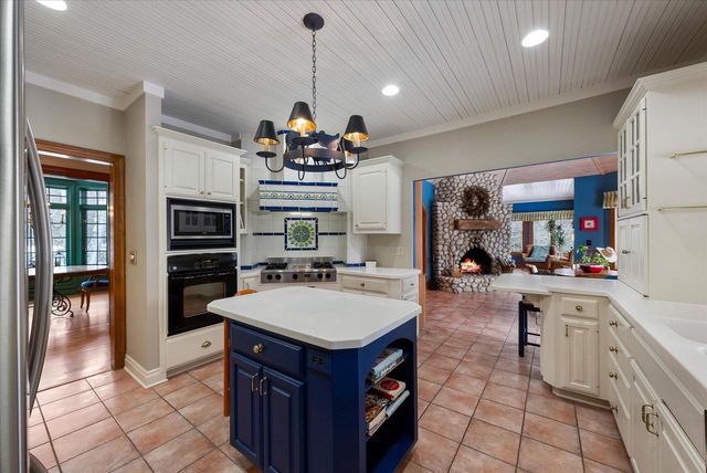 303 Washington DRIVE, West Bend, WI 53095