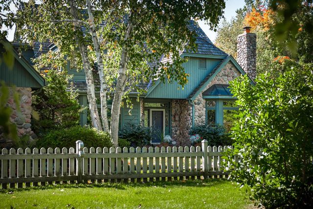 303 Washington DRIVE, West Bend, WI 53095