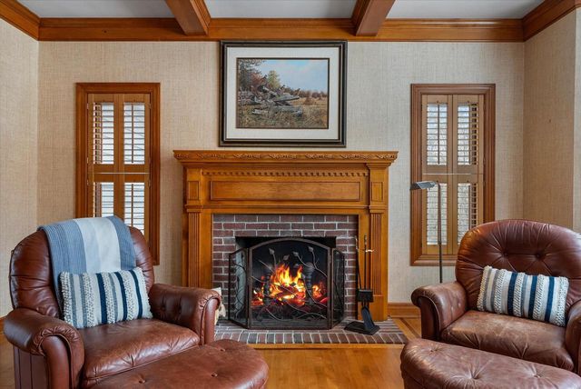 303 Washington DRIVE, West Bend, WI 53095