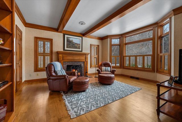 303 Washington DRIVE, West Bend, WI 53095