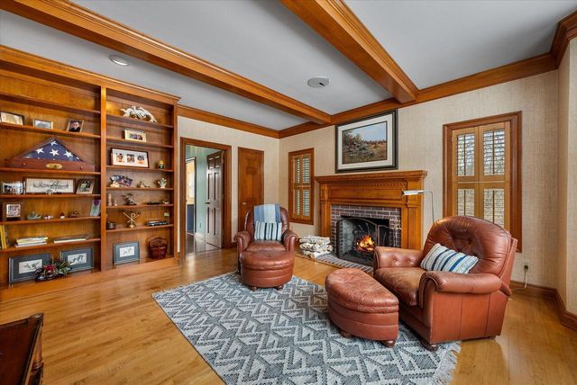 303 Washington DRIVE, West Bend, WI 53095