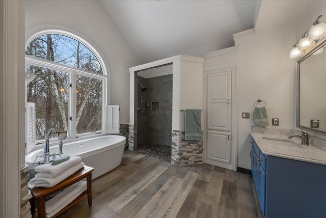 303 Washington DRIVE, West Bend, WI 53095