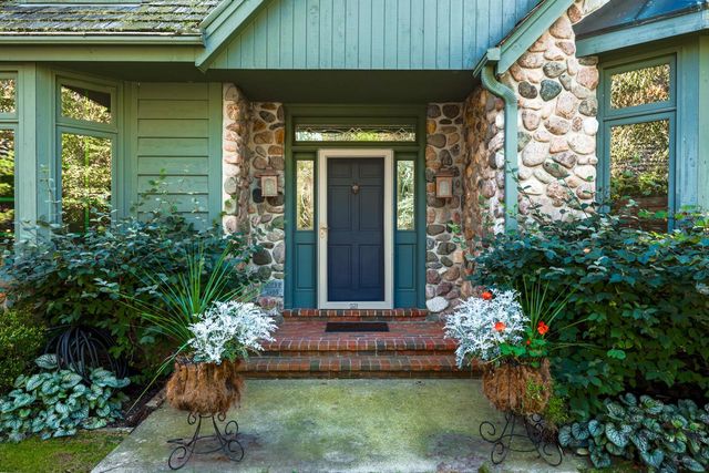 303 Washington DRIVE, West Bend, WI 53095