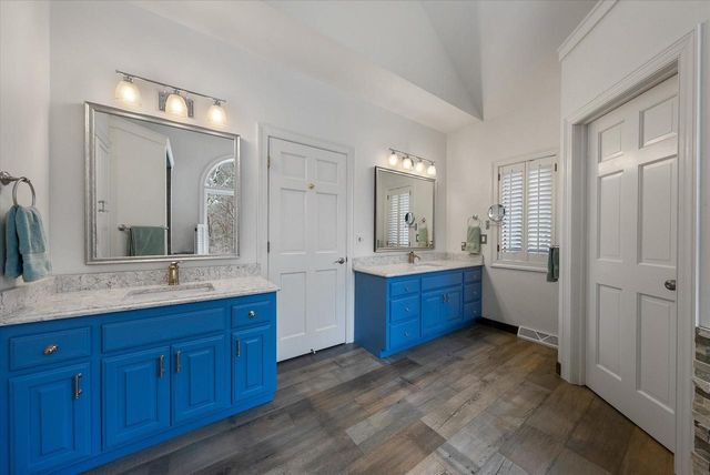 303 Washington DRIVE, West Bend, WI 53095