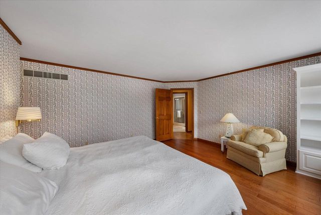 303 Washington DRIVE, West Bend, WI 53095