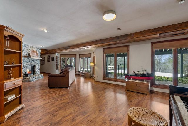 303 Washington DRIVE, West Bend, WI 53095