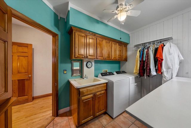 303 Washington DRIVE, West Bend, WI 53095