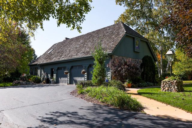 303 Washington DRIVE, West Bend, WI 53095