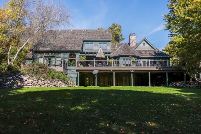 303 Washington DRIVE, West Bend, WI 53095