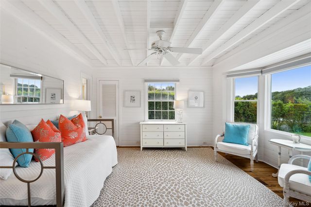 19 Bishop Avenue, Westhampton, NY 11977